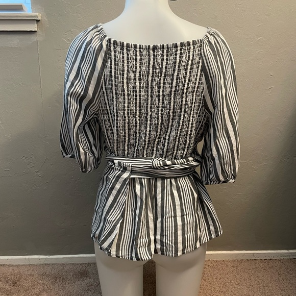 NWOT - Off the Shoulder Black and White Blouse - XL - Picture 3 of 4